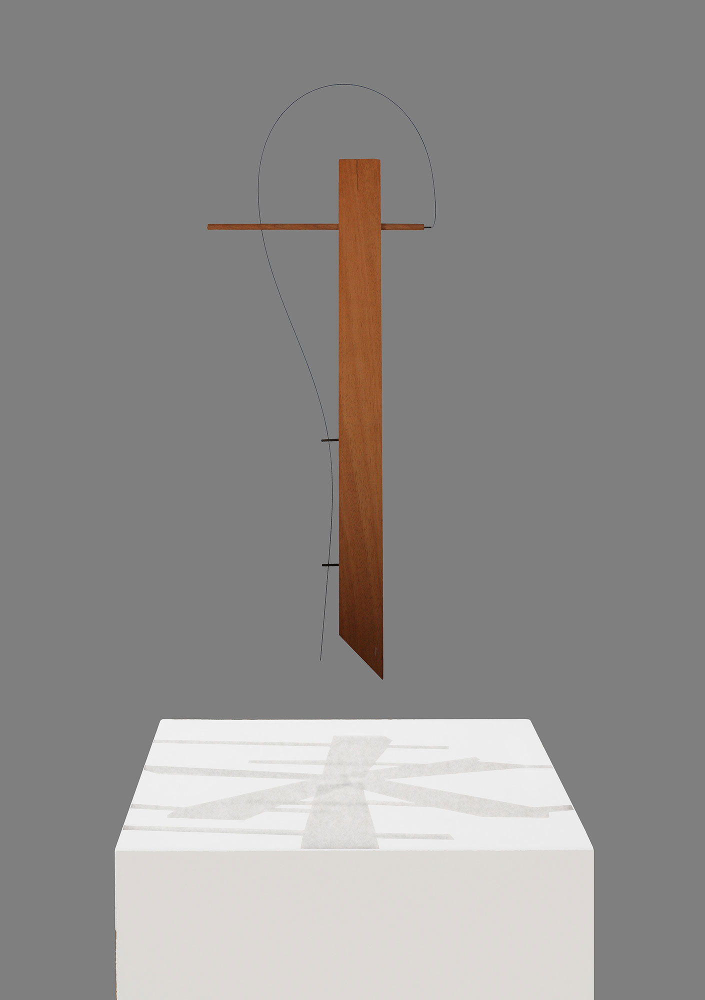La Clef II, 1996, sculpture en bois et métaux, 75x20x3 cm